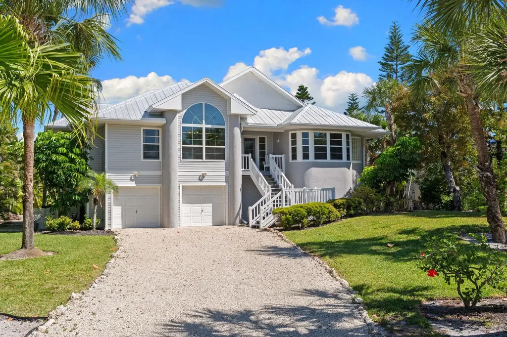 480 Las Tiendas Lane Sanibel FL 33957