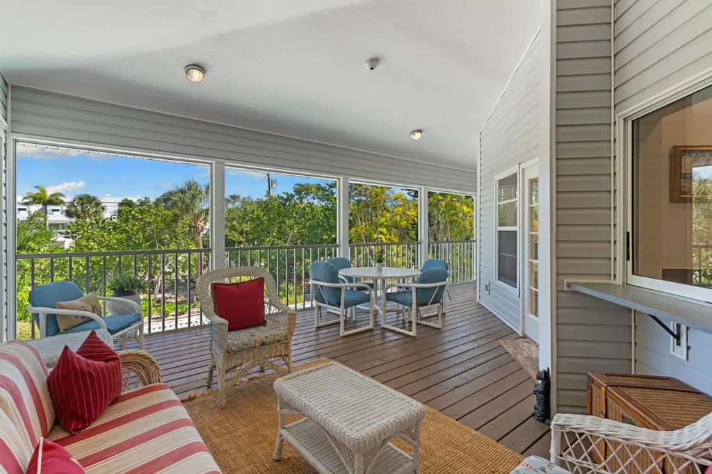 480 Las Tiendas Lane Sanibel FL 33957