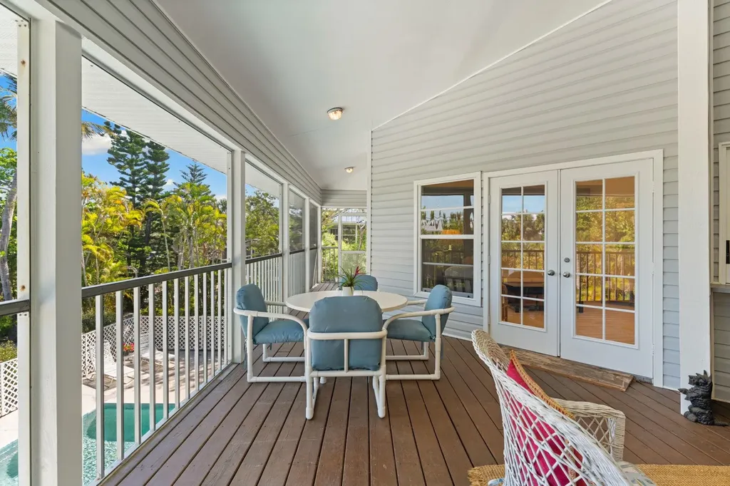 480 Las Tiendas Lane Sanibel FL 33957