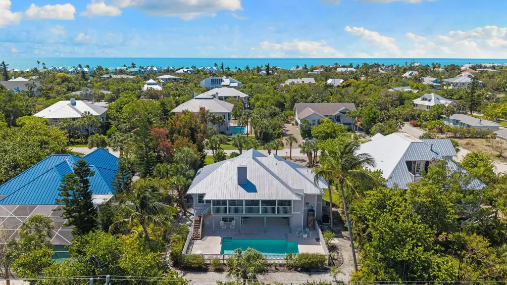 480 Las Tiendas Lane Sanibel FL 33957