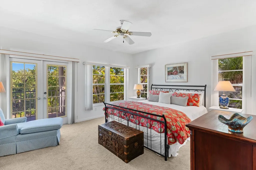 480 Las Tiendas Lane Sanibel FL 33957