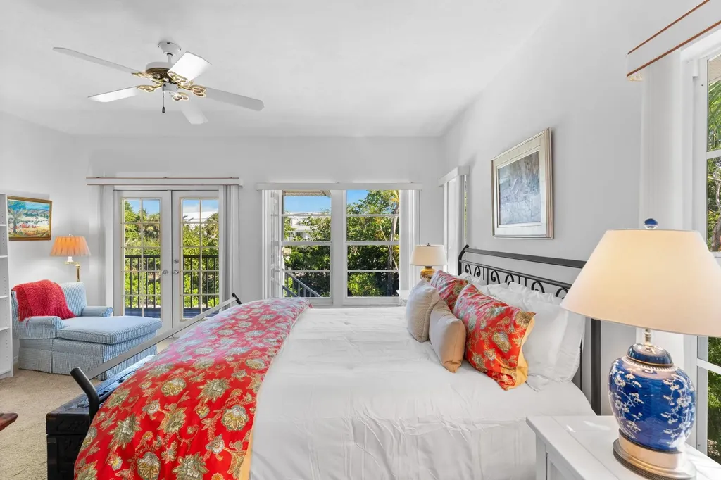 480 Las Tiendas Lane Sanibel FL 33957