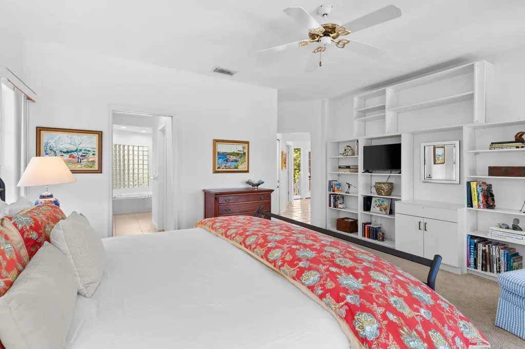 480 Las Tiendas Lane Sanibel FL 33957