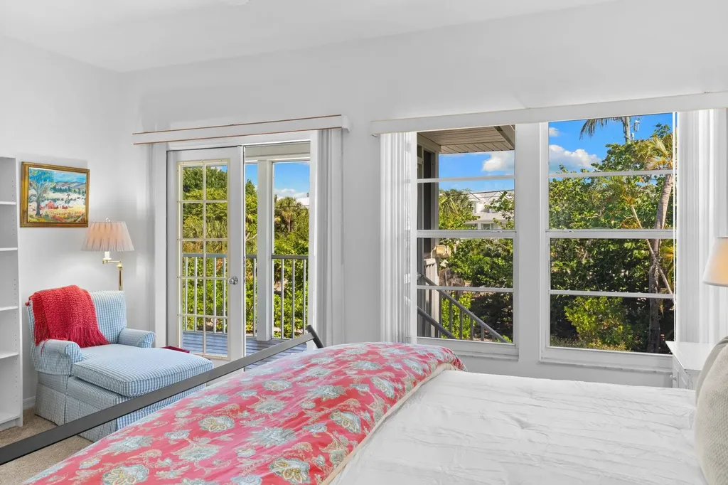 480 Las Tiendas Lane Sanibel FL 33957