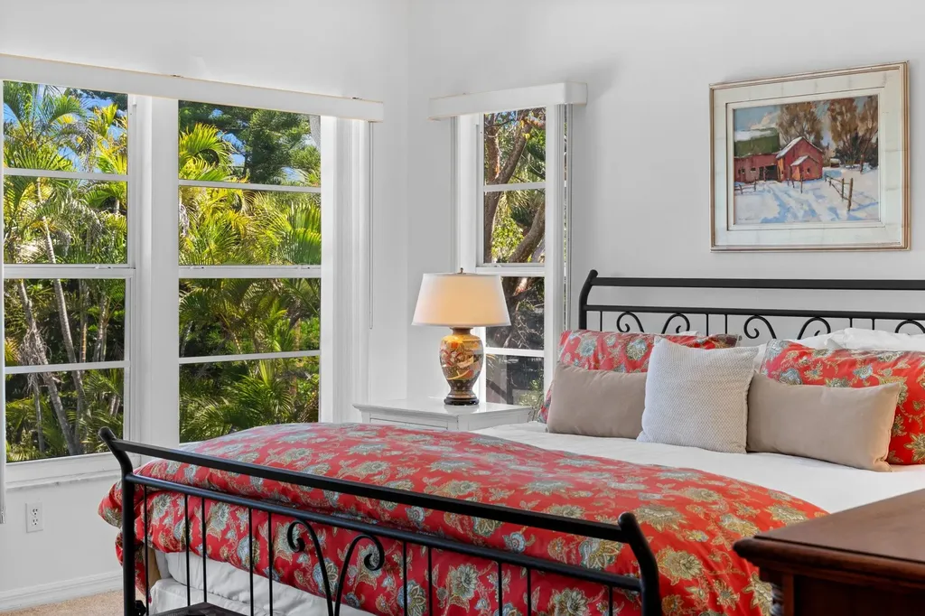 480 Las Tiendas Lane Sanibel FL 33957