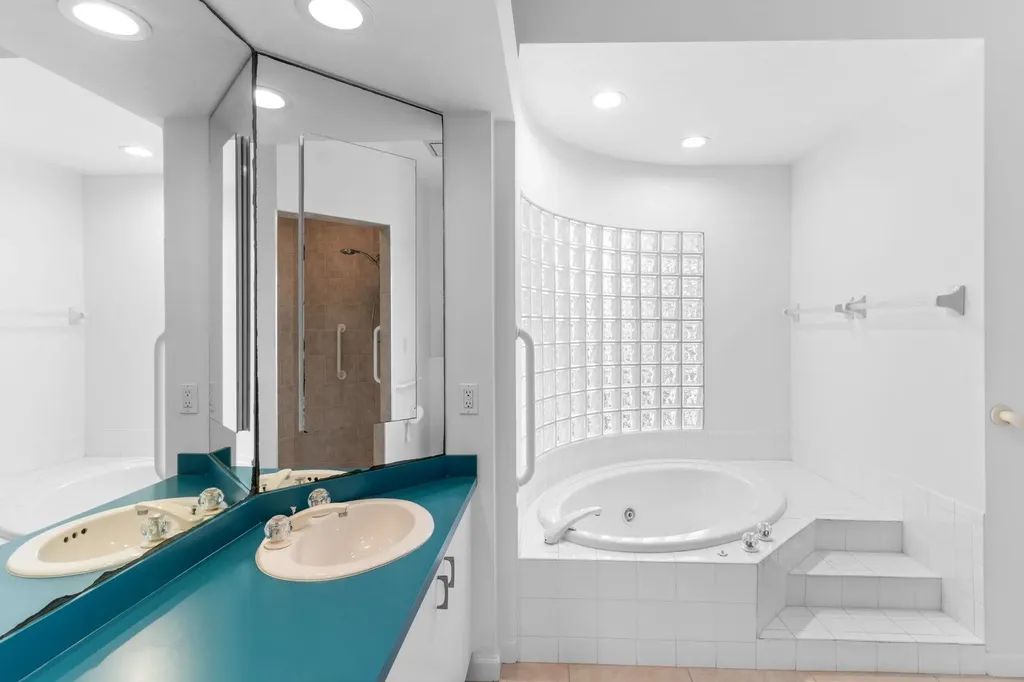 480 Las Tiendas Lane Sanibel FL 33957