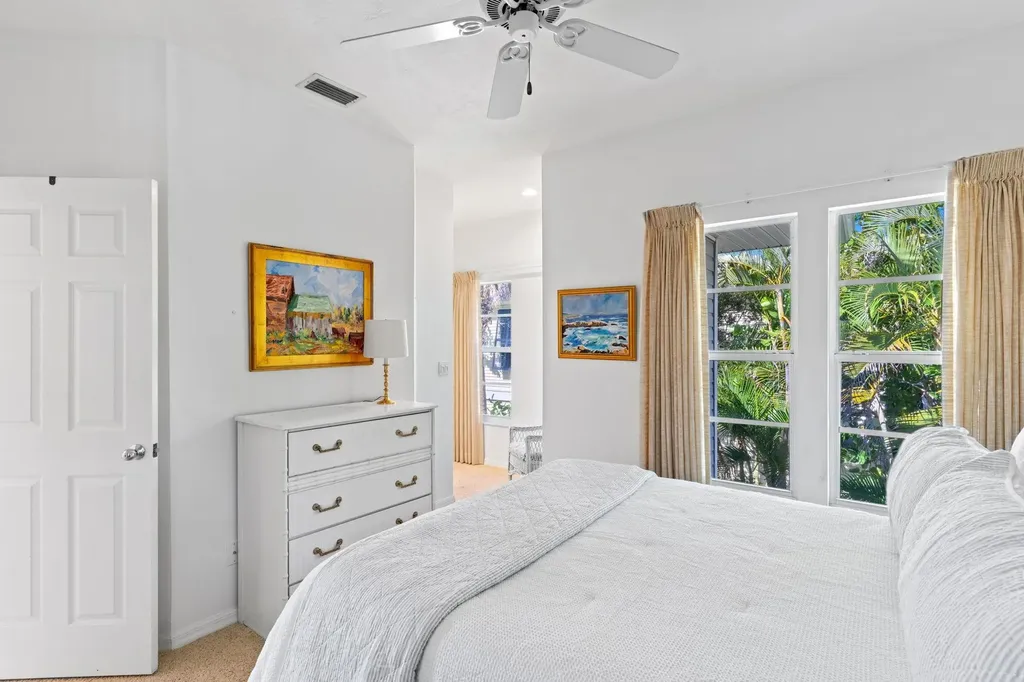 480 Las Tiendas Lane Sanibel FL 33957