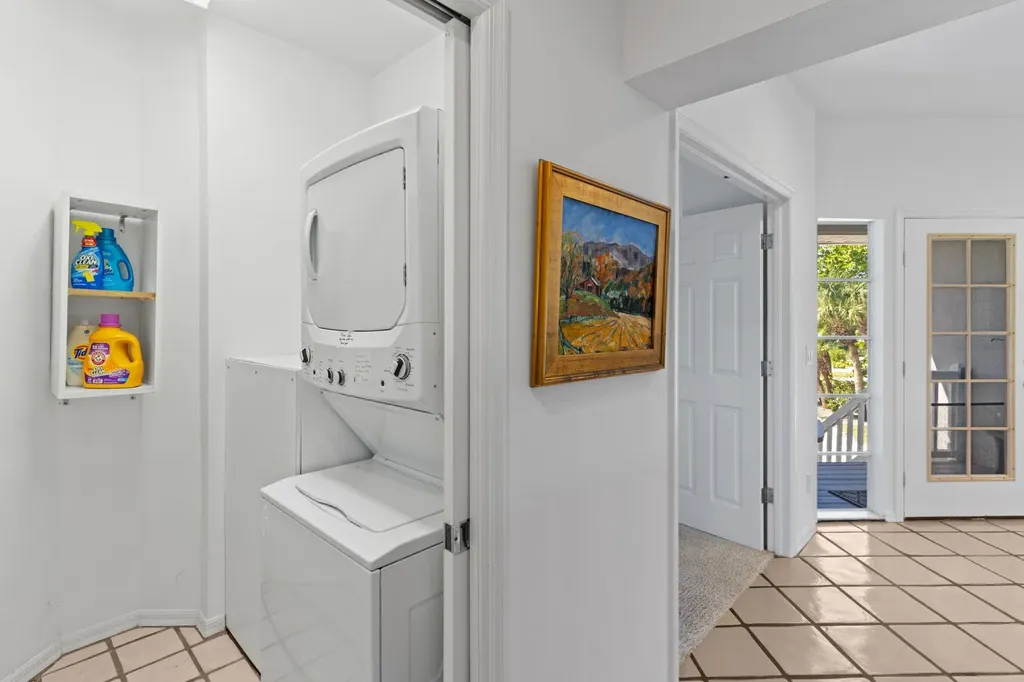 480 Las Tiendas Lane Sanibel FL 33957