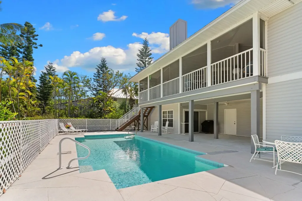 480 Las Tiendas Lane Sanibel FL 33957