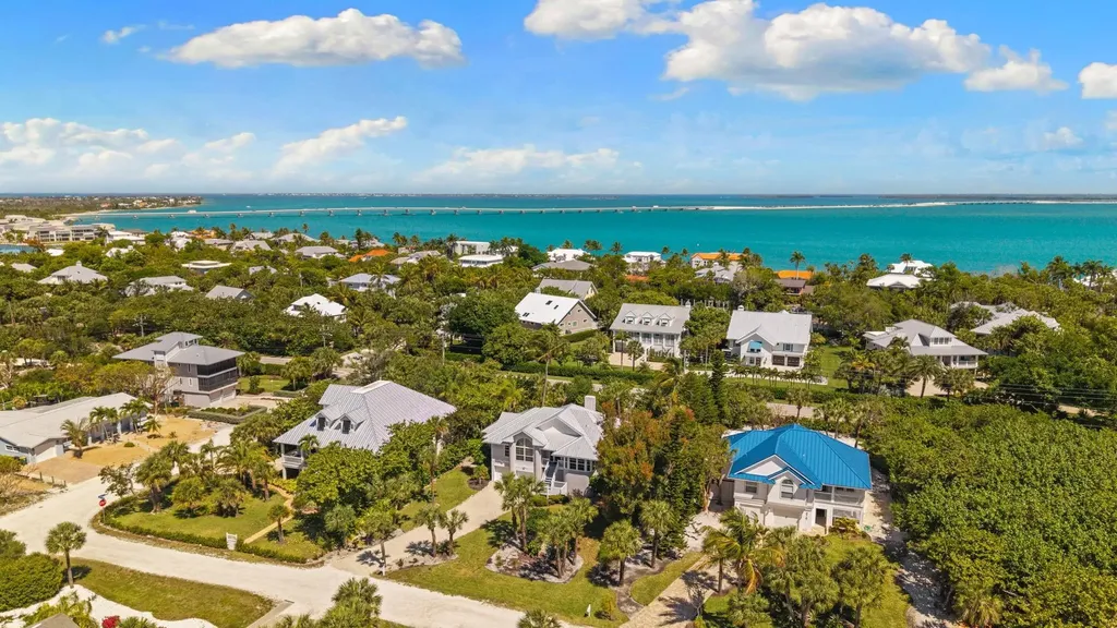 480 Las Tiendas Lane Sanibel FL 33957
