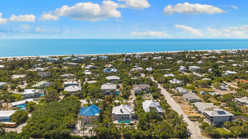 480 Las Tiendas Lane Sanibel FL 33957