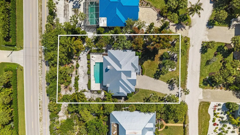 480 Las Tiendas Lane Sanibel FL 33957