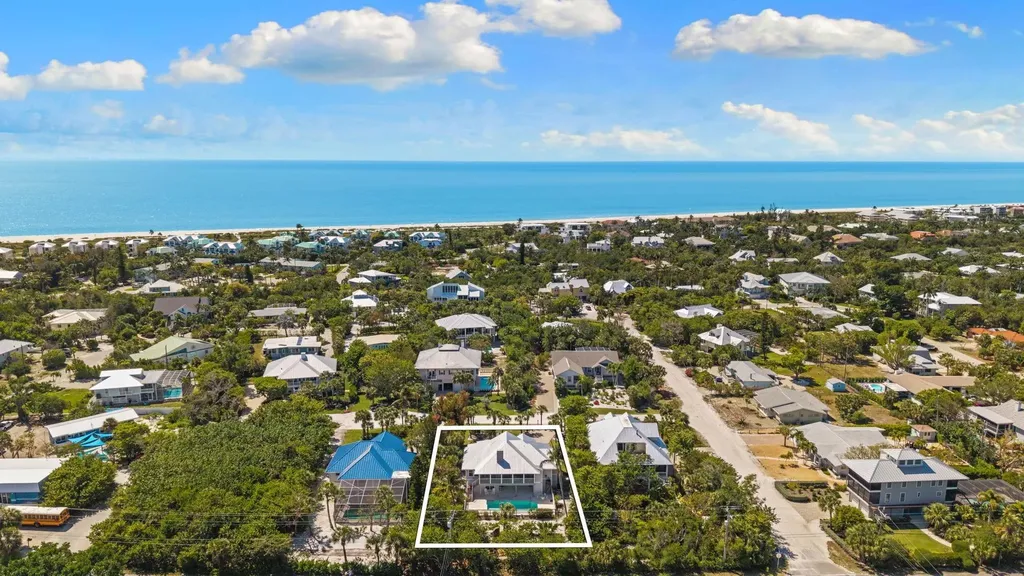 480 Las Tiendas Lane Sanibel FL 33957