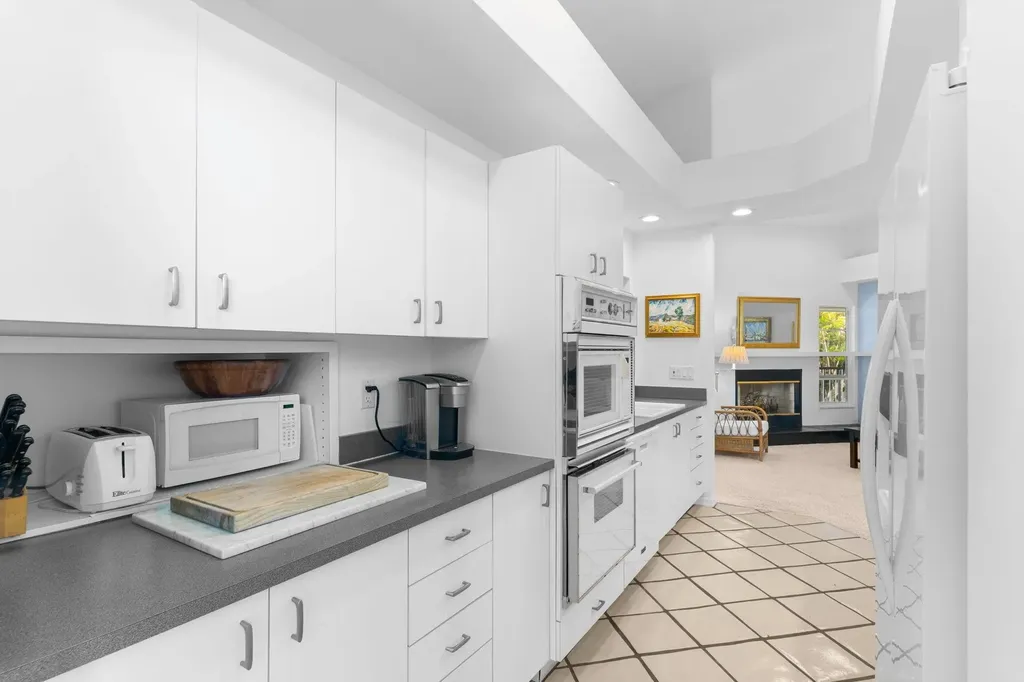 480 Las Tiendas Lane Sanibel FL 33957