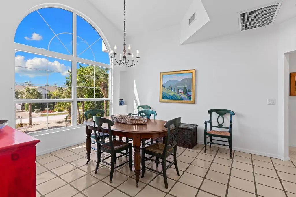 480 Las Tiendas Lane Sanibel FL 33957