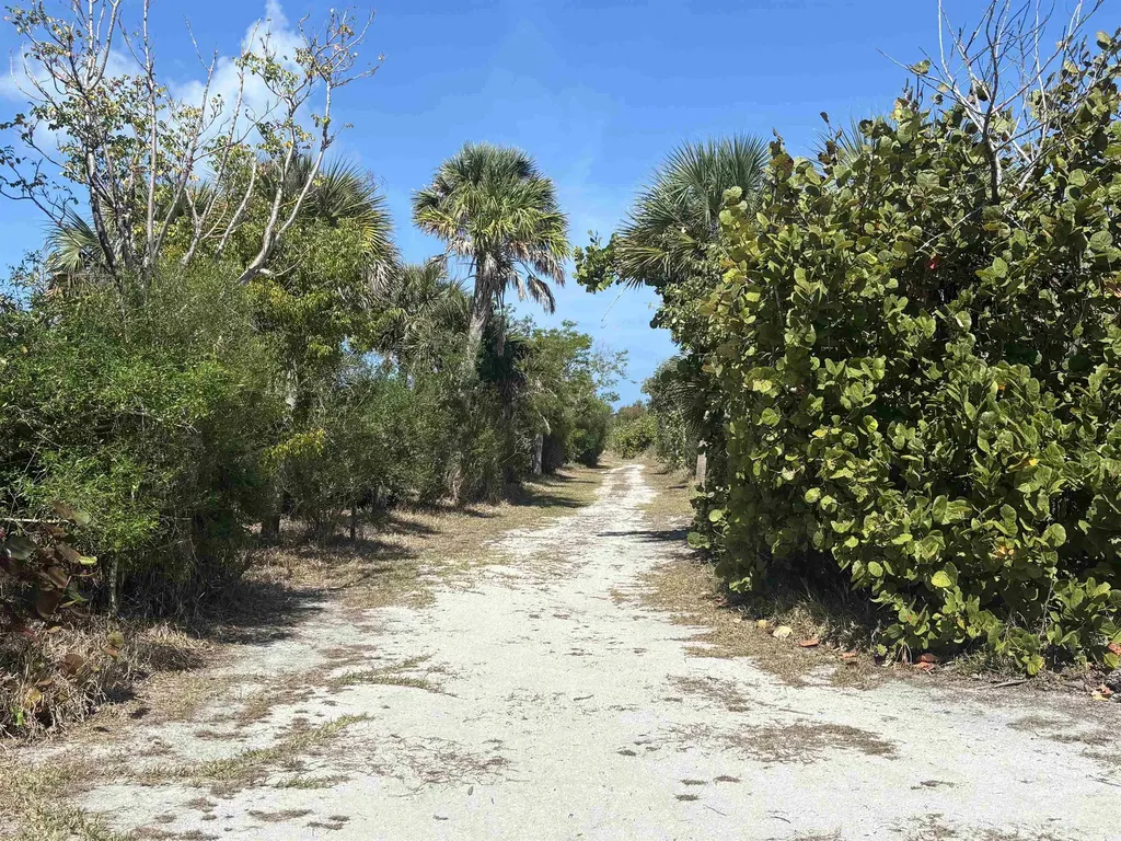 5135 Joewood Drive Sanibel FL 33957