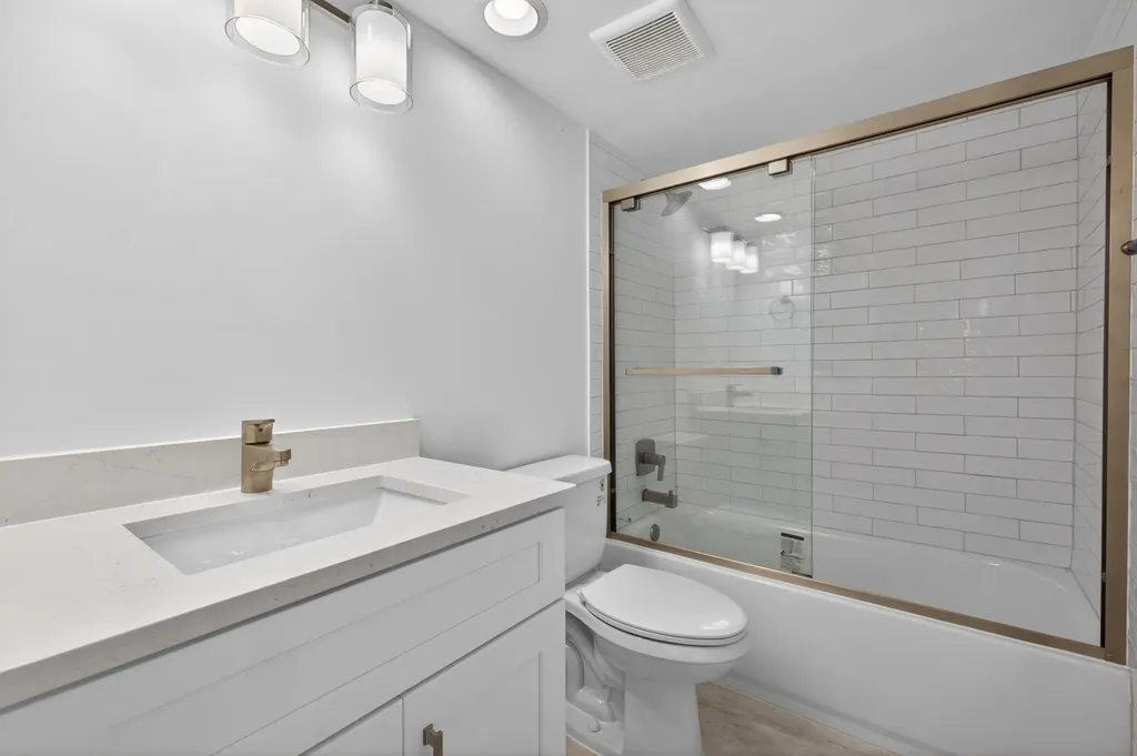 745 Cardium Street Sanibel FL 33957