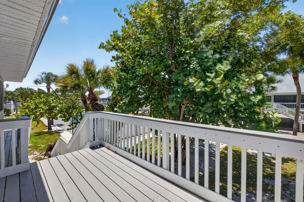745 Cardium Street Sanibel FL 33957
