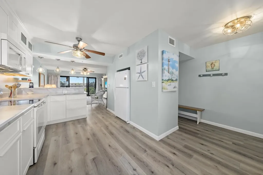 1440 Middle Gulf Drive Sanibel FL 33957-4204