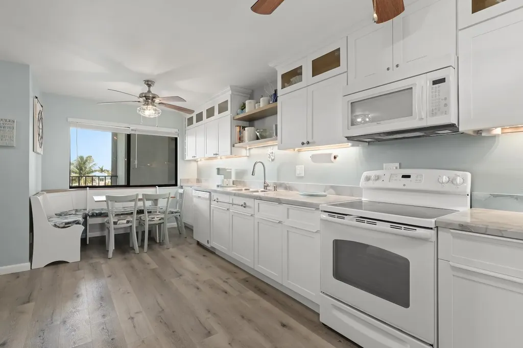 1440 Middle Gulf Drive Sanibel FL 33957-4204