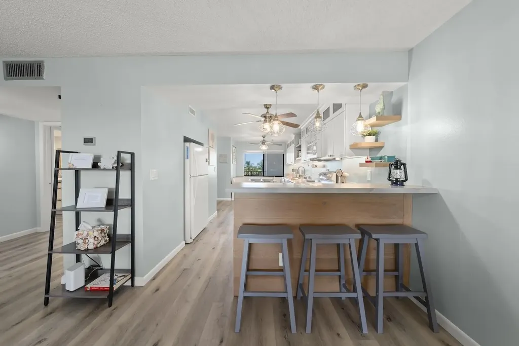 1440 Middle Gulf Drive Sanibel FL 33957-4204
