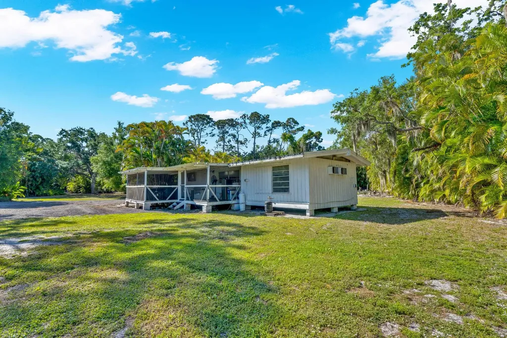2212 River Pine Fort Myers FL 33905