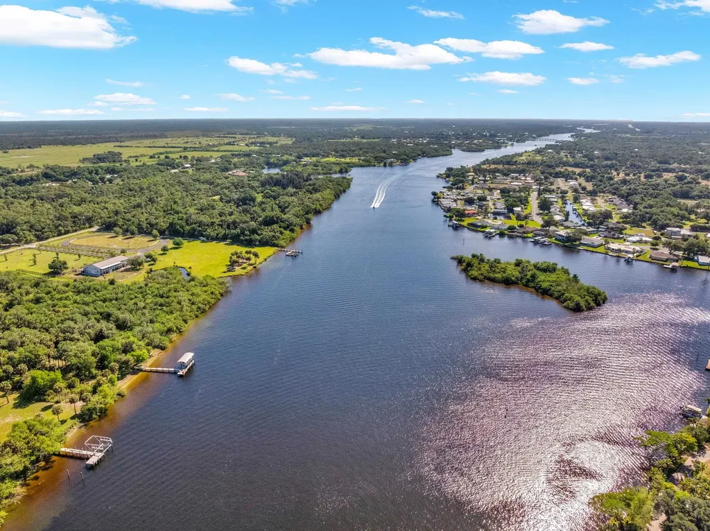 2212 River Pine Fort Myers FL 33905