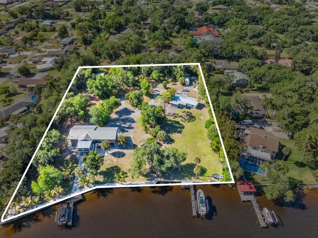 2212 River Pine Fort Myers FL 33905
