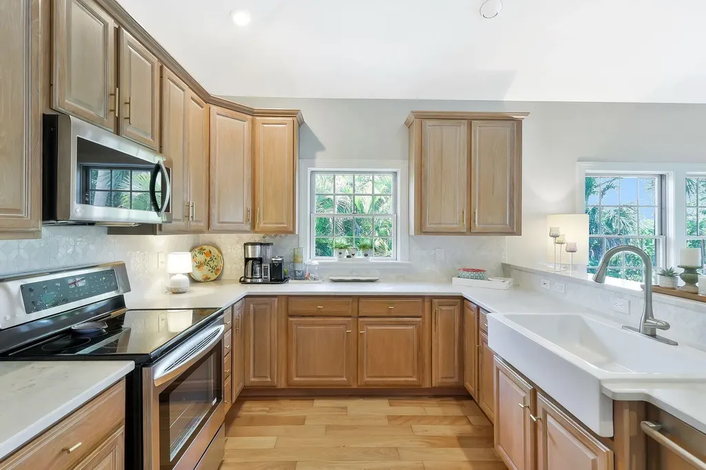 2130 Sunset Circle Sanibel FL 33957