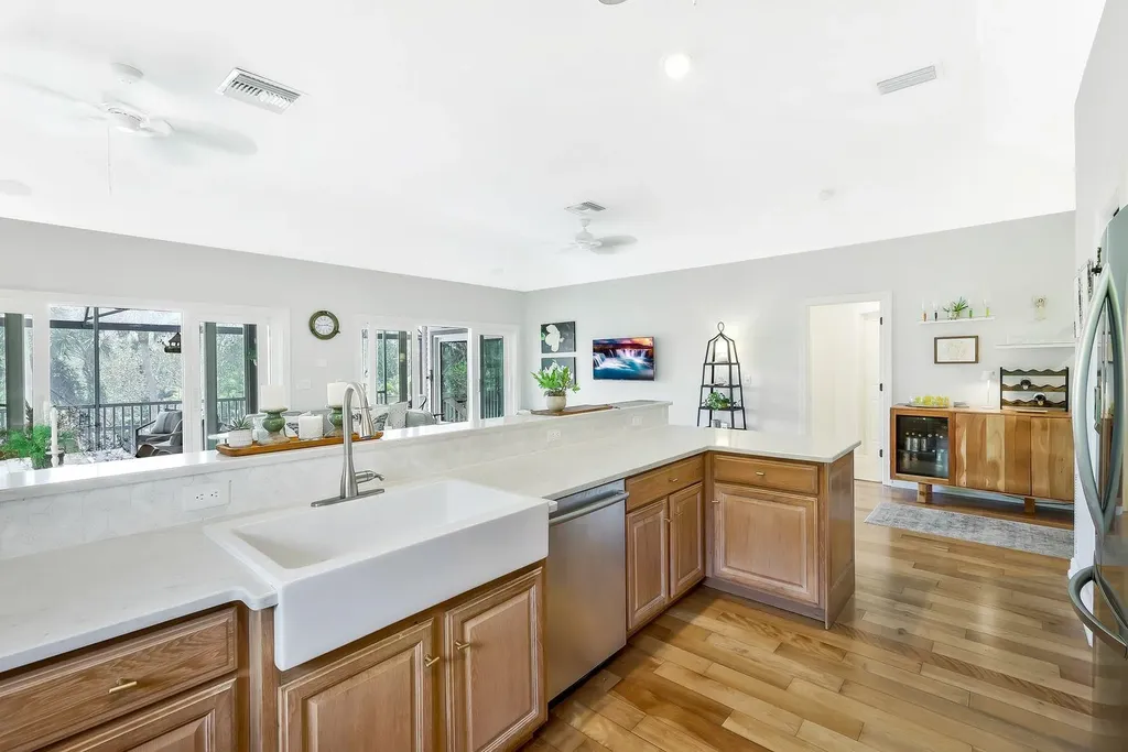 2130 Sunset Circle Sanibel FL 33957