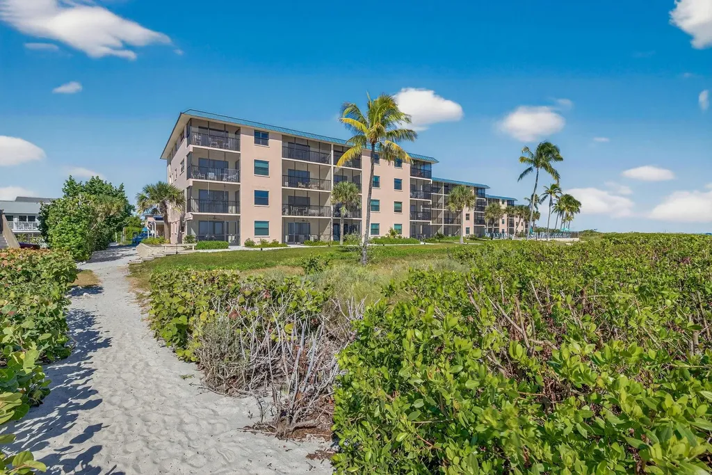 2230 Camino Del Mar Drive Sanibel FL 33957