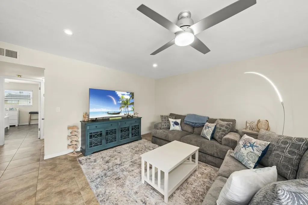 601 Periwinkle Way Sanibel FL 33957