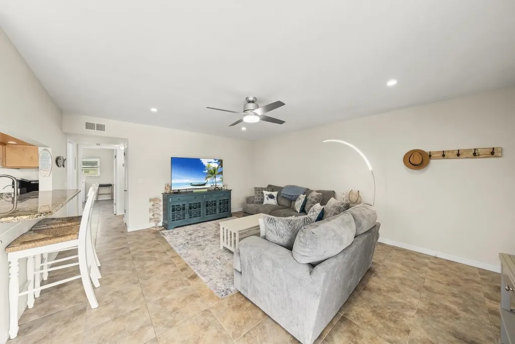 601 Periwinkle Way Sanibel FL 33957