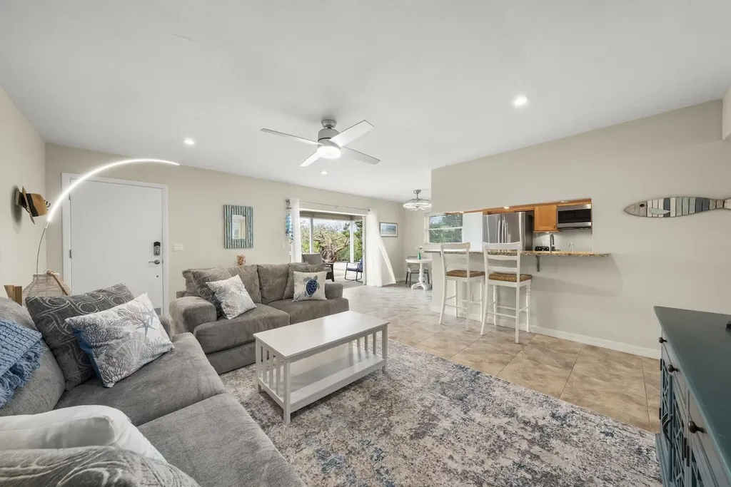 601 Periwinkle Way Sanibel FL 33957