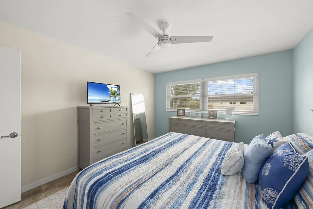 601 Periwinkle Way Sanibel FL 33957