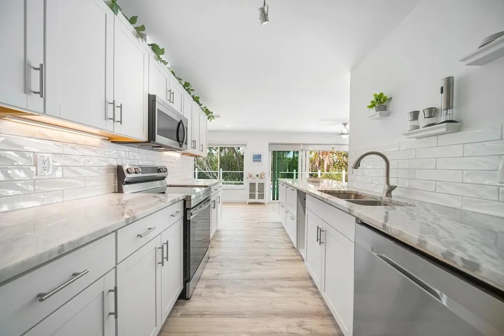 4639 Brainard Bayou Road Sanibel FL 33957