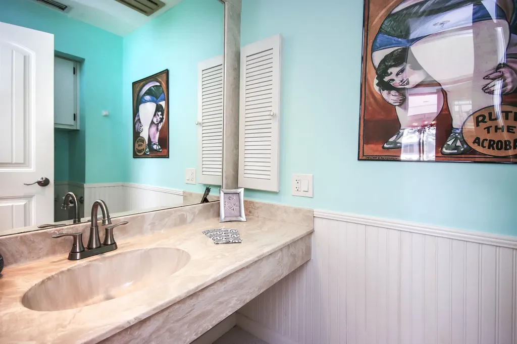 662 Donax Street Sanibel FL 33957