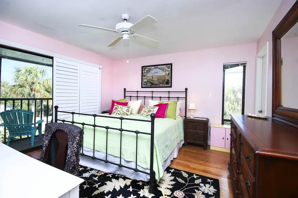 662 Donax Street Sanibel FL 33957