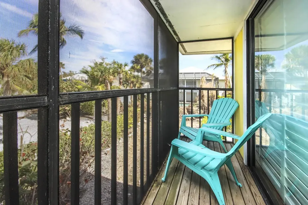 662 Donax Street Sanibel FL 33957