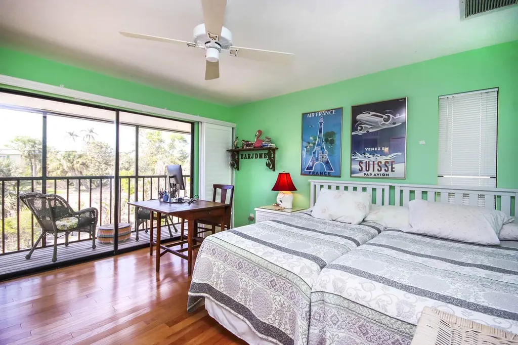 662 Donax Street Sanibel FL 33957