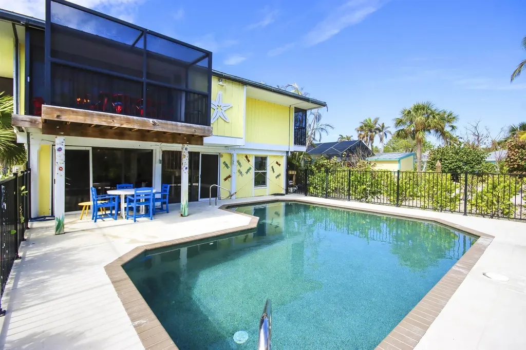 662 Donax Street Sanibel FL 33957