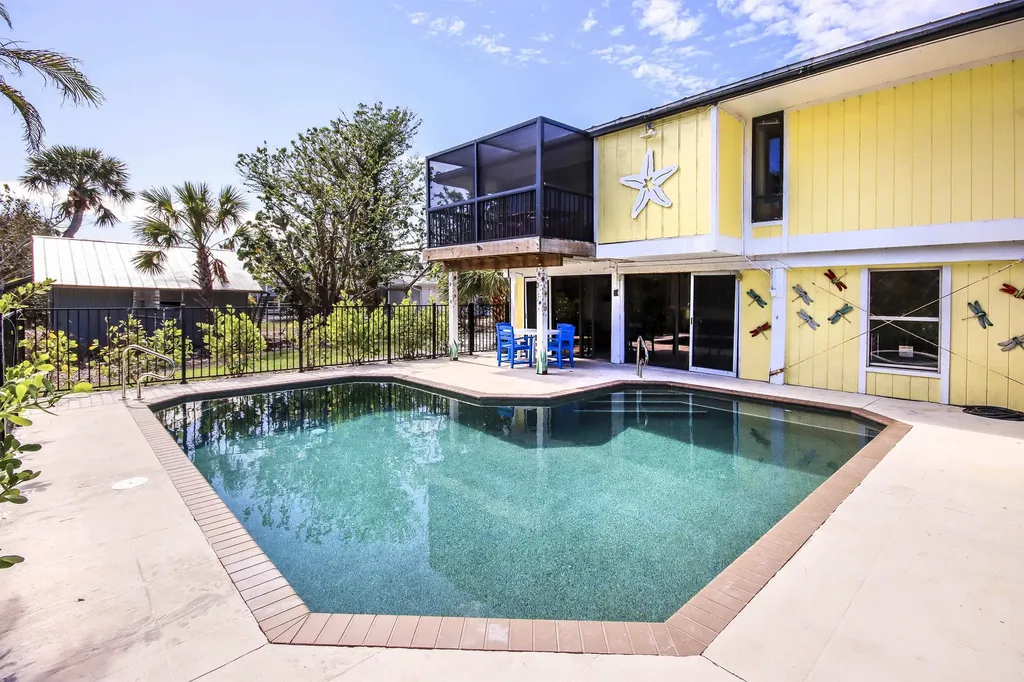 662 Donax Street Sanibel FL 33957