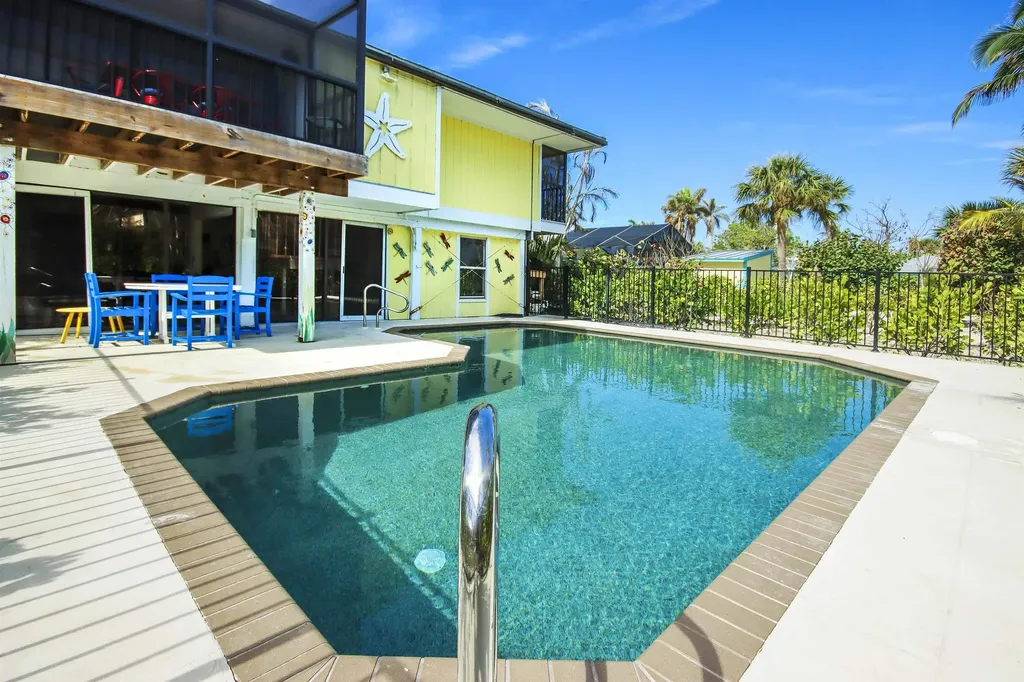 662 Donax Street Sanibel FL 33957