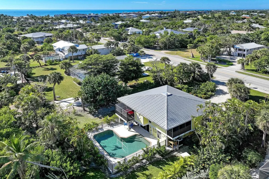 662 Donax Street Sanibel FL 33957