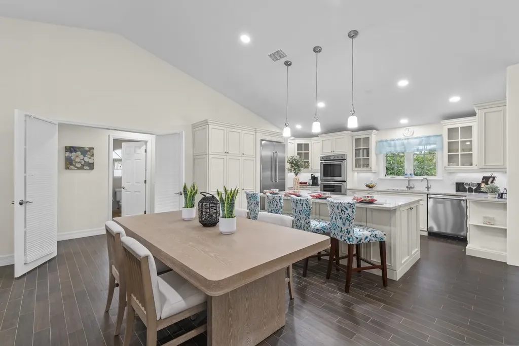 2596 Roosevelt Place Sanibel FL 33957