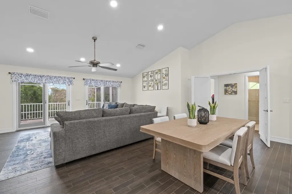 2596 Roosevelt Place Sanibel FL 33957