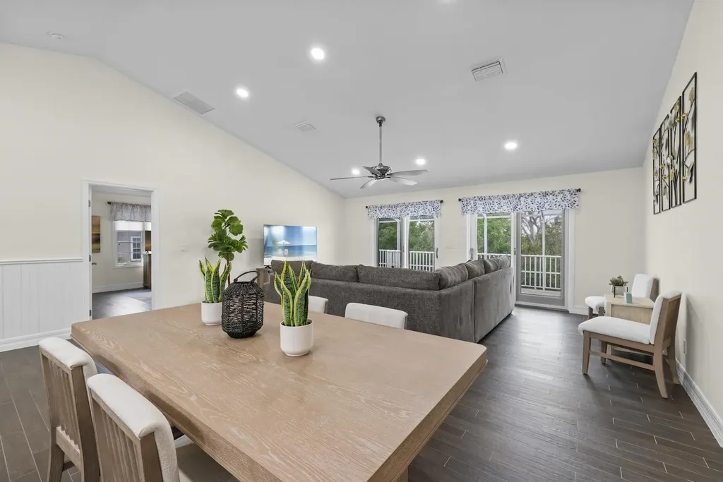 2596 Roosevelt Place Sanibel FL 33957