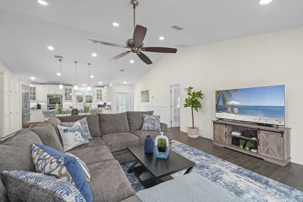 2596 Roosevelt Place Sanibel FL 33957