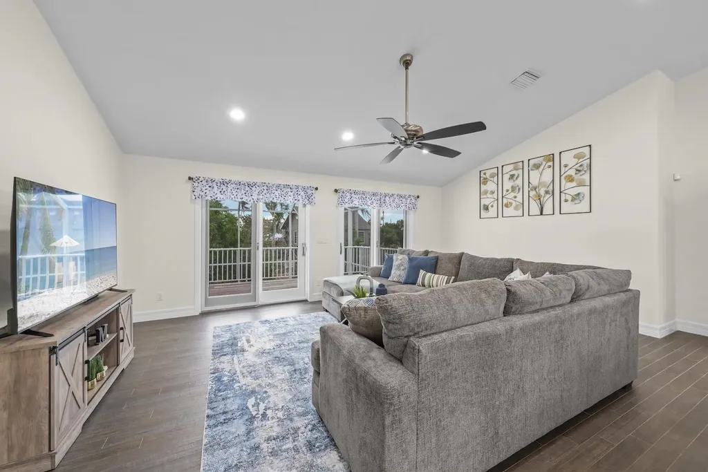 2596 Roosevelt Place Sanibel FL 33957