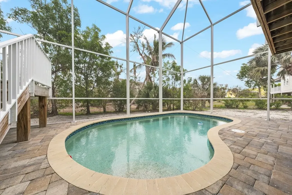 2596 Roosevelt Place Sanibel FL 33957